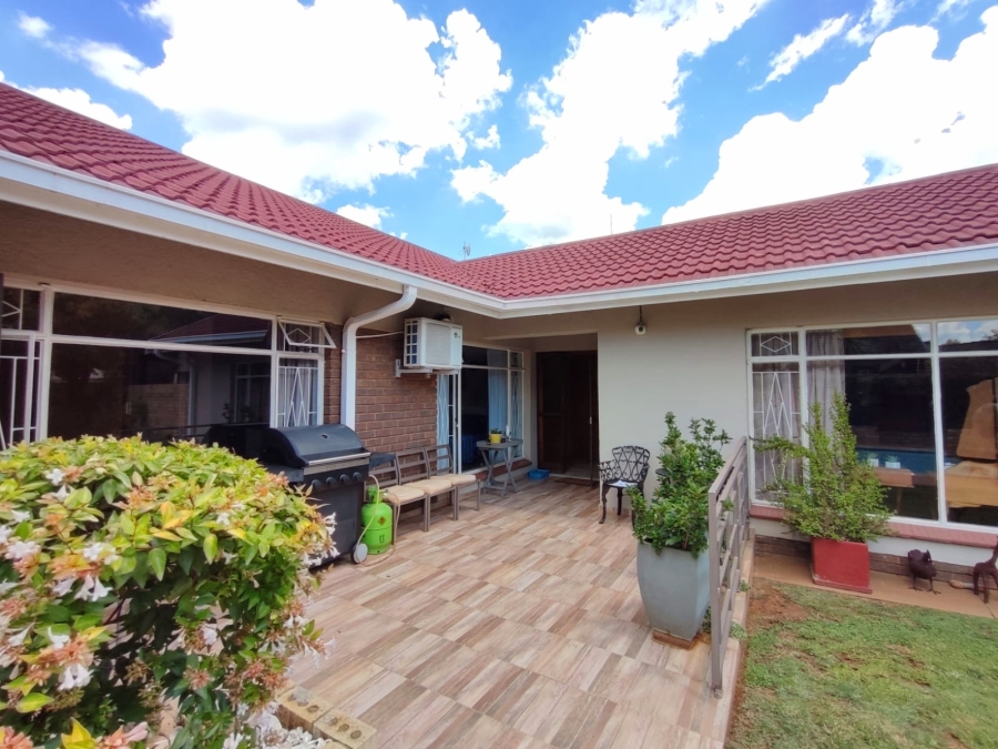 5 Bedroom Property for Sale in Stilfontein Ext 4 North West